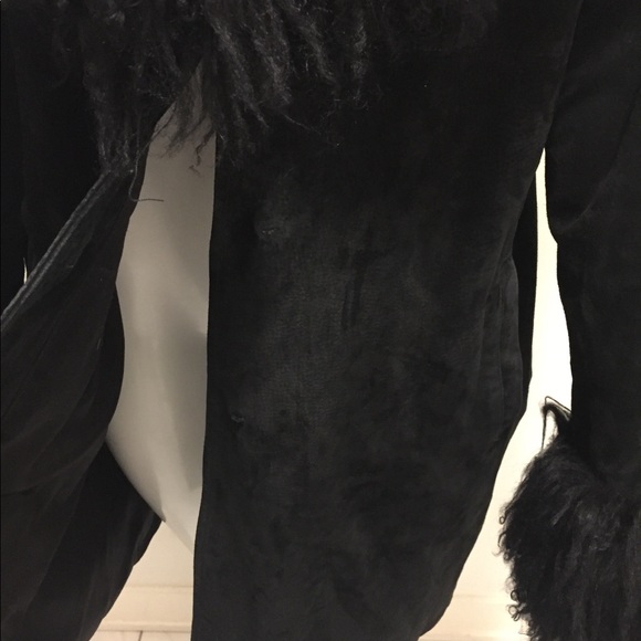 Ladies suede and fur coat, beautiful.  Stunning on! - Picture 6 of 8